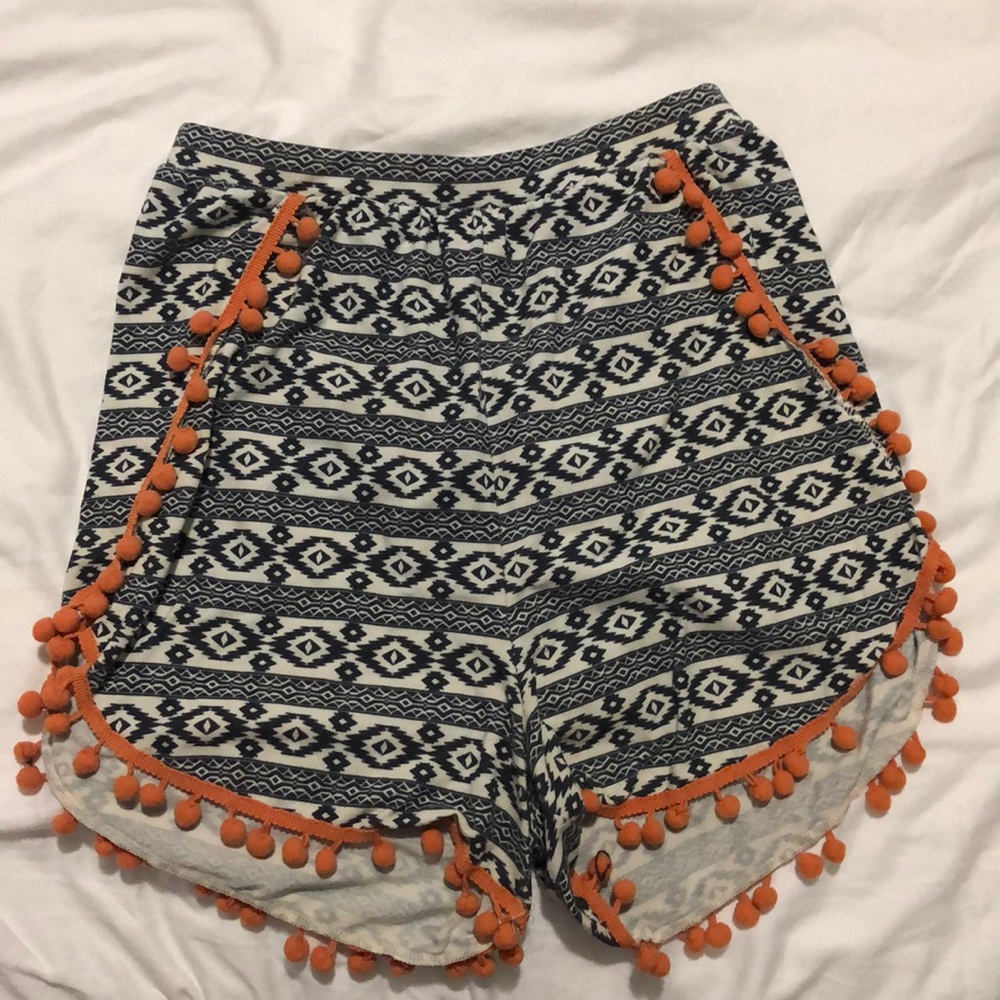 High wasted desgined shorts with Pom poms